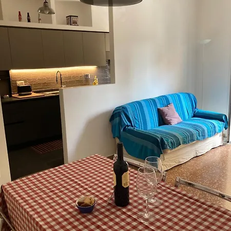 Two-minute Walk To Libia Metro Appartement *