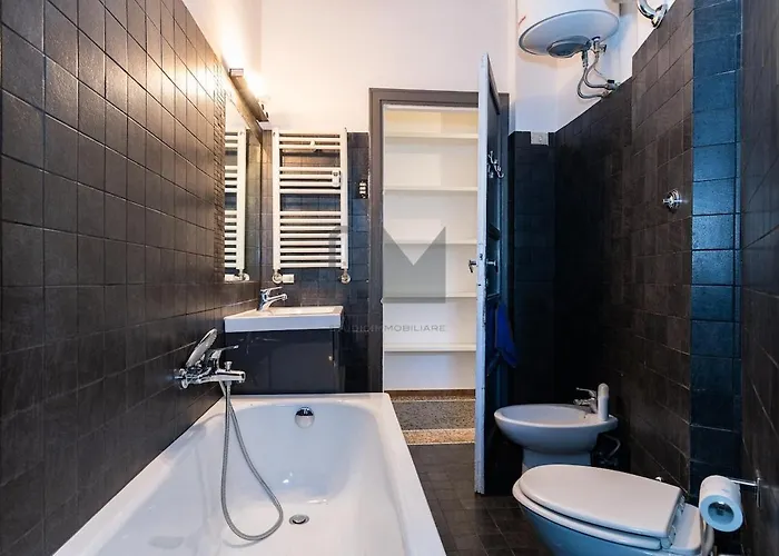 Two-minute Walk To Libia Metro Apartment *