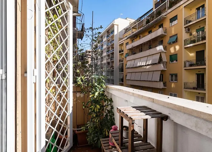 Two-minute Walk To Libia Metro *