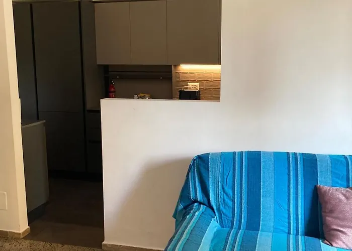 Two-minute Walk To Libia Metro